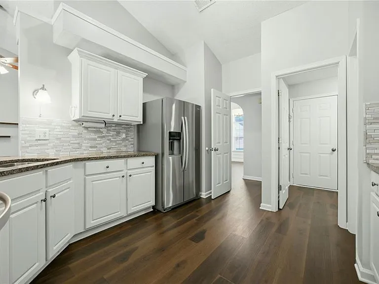 572 Staghorn Ln — Photo 10