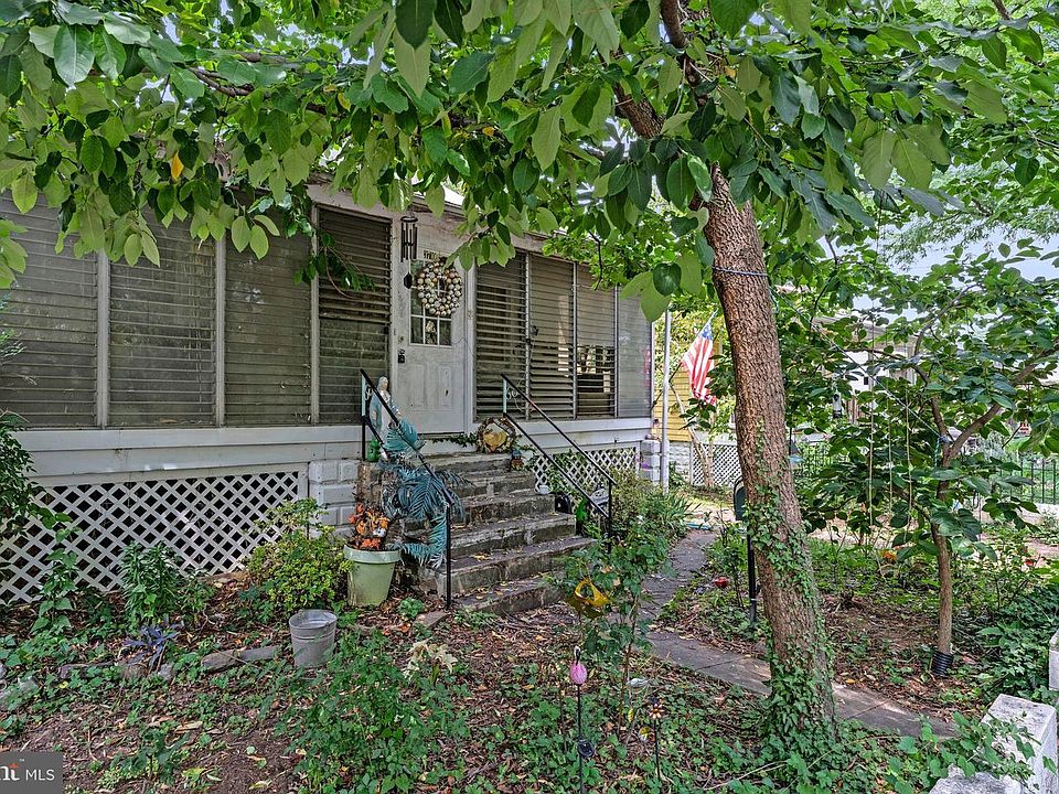 2nd image of 3710 Shepherd St