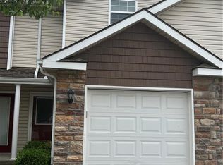 220 N Pointe Ln, Raymore, MO 64083