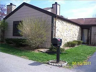 5760 Overcrest Dr photo 1