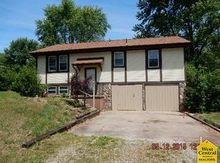 3303 McVey Rd, Sedalia, MO 65301