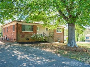 829 4th Ave SW, Hickory, NC 28602