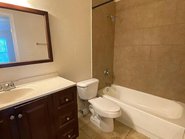 10727 Green Lake Dr — Photo 18