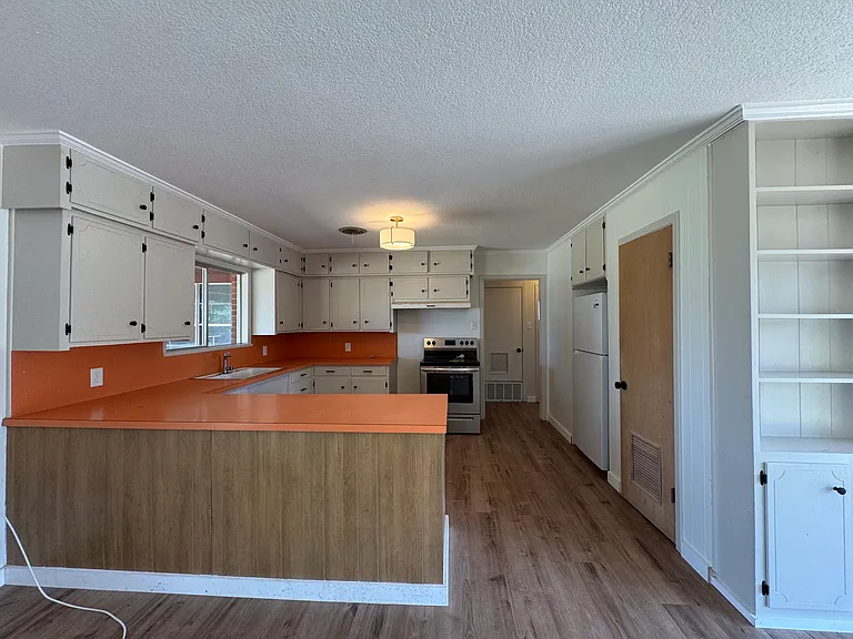 910 S Harrison St — Photo 21
