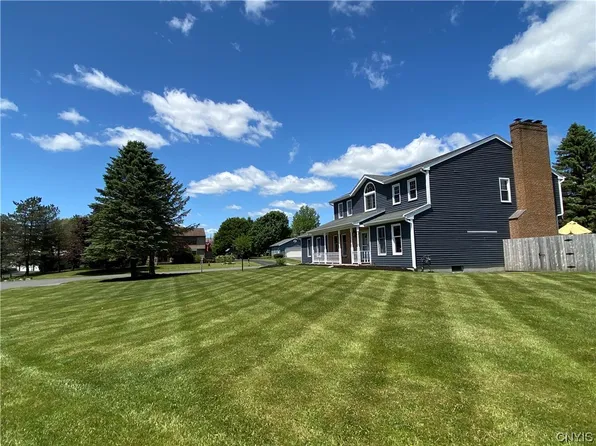 8264 Iliad Dr, Manlius, NY 13104