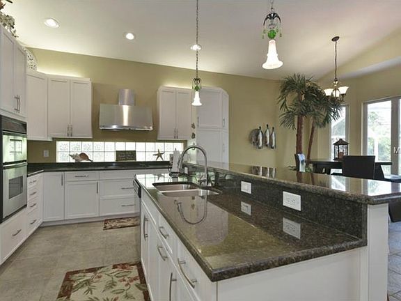 5th image of 182 Island Cir