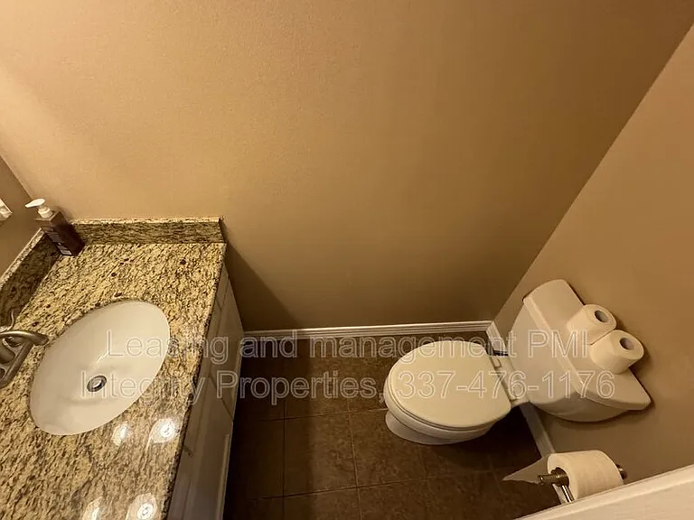 44 Phlox Dr — Photo 5