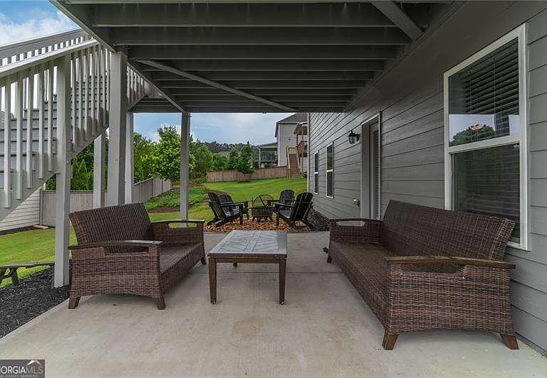 301 Cochin Dr — Photo 36
