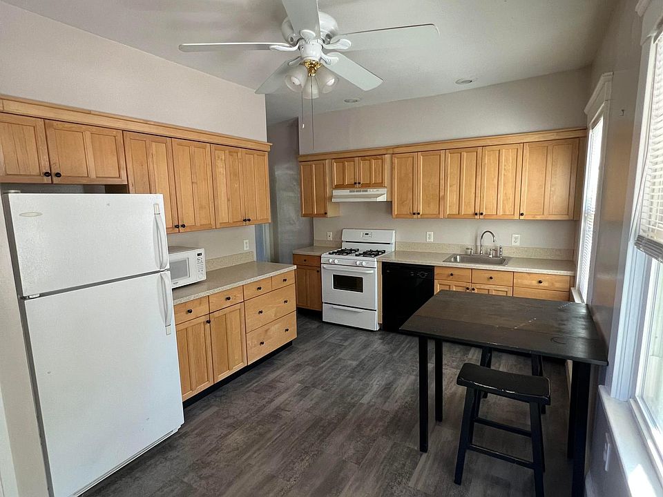 1st image of 15523 Clifton Blvd