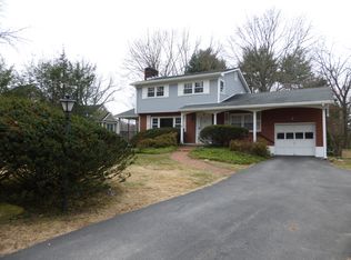 3285 Gomer St, Yorktown Heights, NY 10598