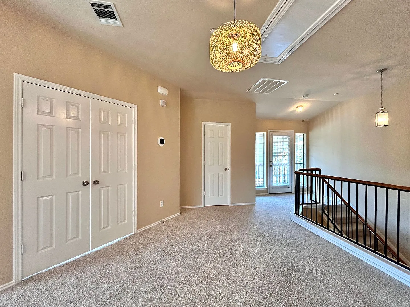 Charming 2/BR 1.5/BA Townhome with Garage & Covered Balcony — Photo 4