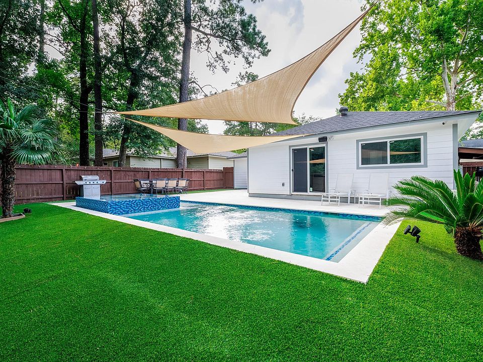 1st image of 29 N Wavy Oak Cir