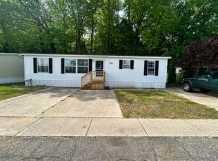 668 Hansel St NW, Comstock Park, MI