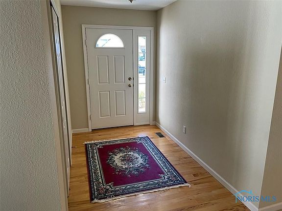 3rd image of 8032 Lea Ct