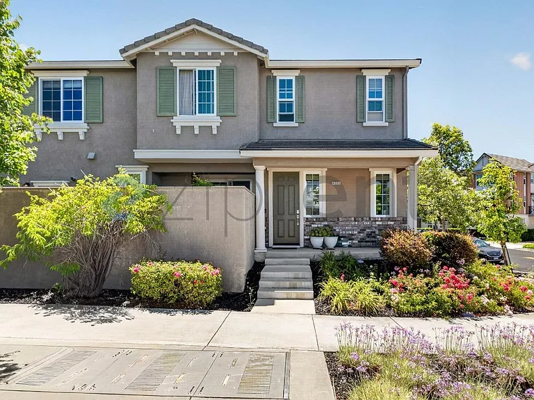 4293 Sunset View Dr — Photo 1