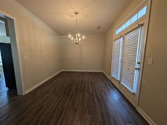 5th image of 184 Gresham Ln