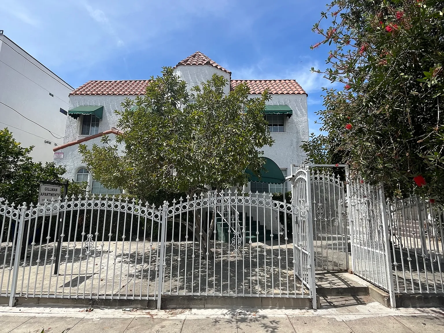 1 bed, 700 sqft, $1,900 — Photo 1