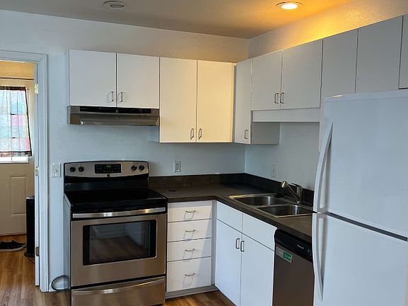 2nd image of 713 Cedar Dr APT A