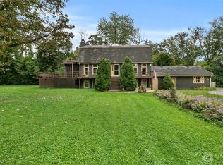 524 Twin Oaks Dr, Lake Villa, IL 60046