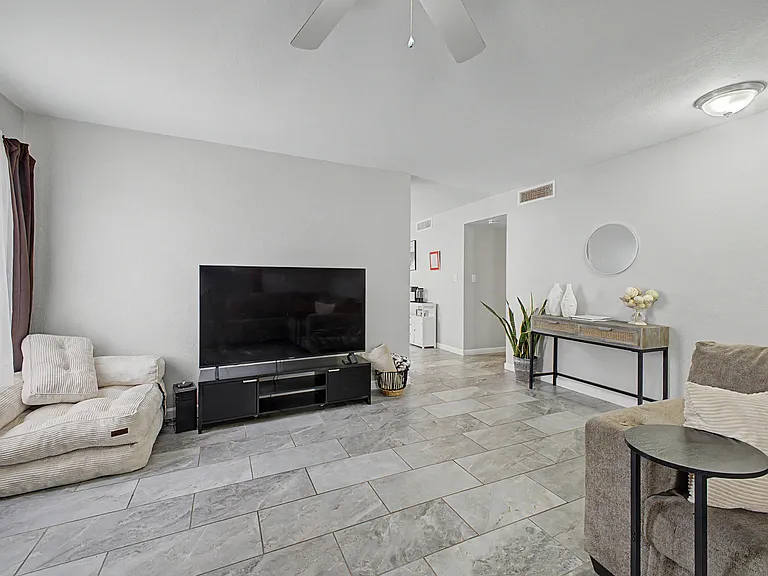 8932 N 56th Dr — Photo 12