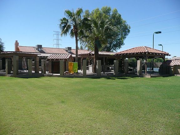 5th image of 4008 E Flower Ave