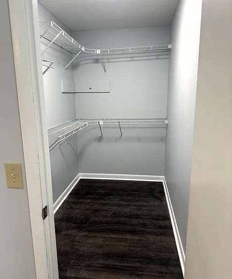 502 Clubhouse Ct — Photo 17