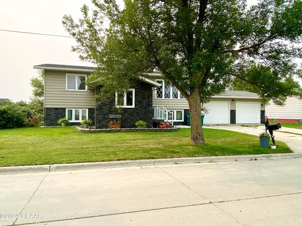 118 15th Ave, Langdon, ND 58249