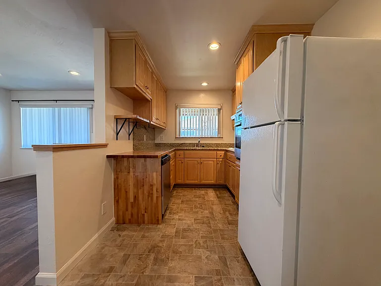1156 Santa Clara St #8 — Photo 15