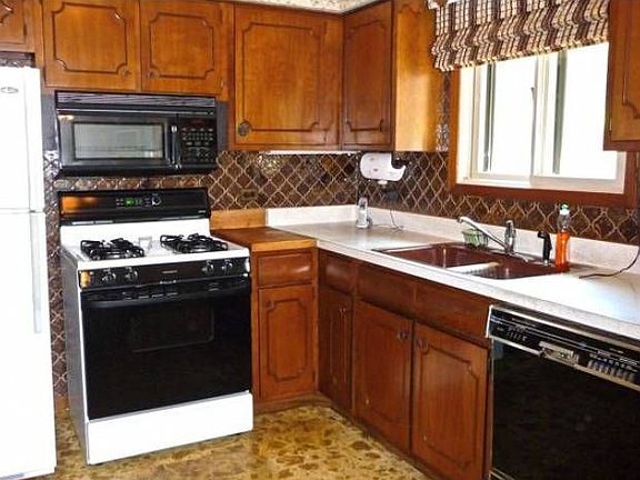 2nd image of 429 W Woodland Ave