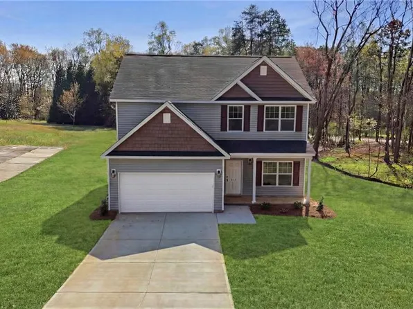 141 Hickory Creek Ct, Winston Salem, NC 27107