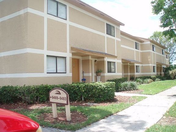 2nd image of 9469 Palm Cir N