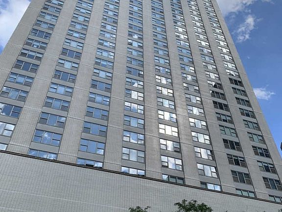 2nd image of 777 N Michigan Ave APT 908