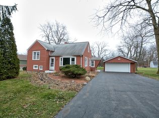 208 Louis Dr, Willow Springs, IL 60480