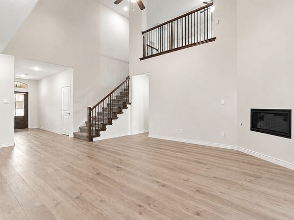 4th image of 3707 Smuggler Mine St