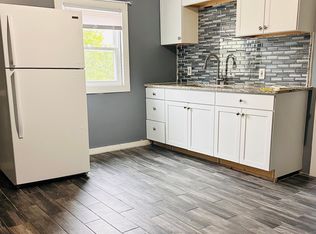 126 Hamlet Ave APT 4, Woonsocket, RI 02895