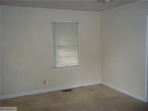 2nd image of 1910 Woodside Dr