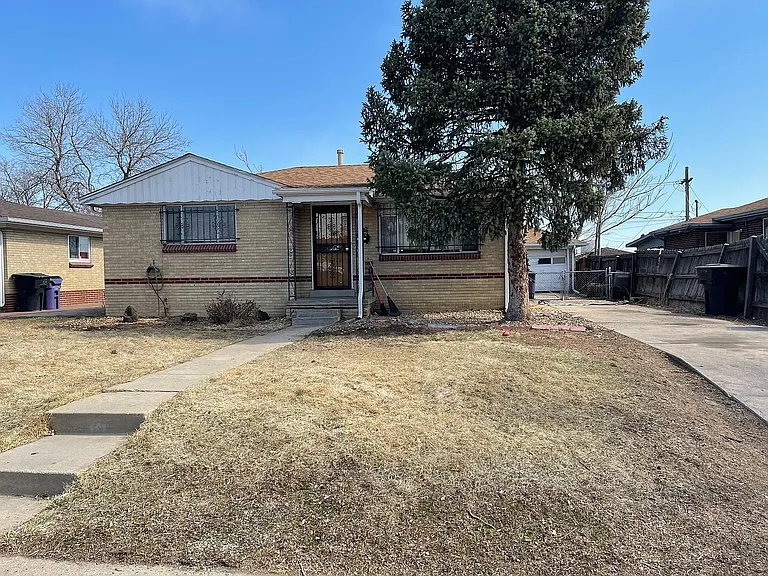 1392 S Umatilla St — Photo 1