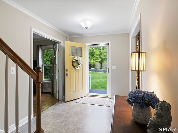 3rd image of 3 Cherokee Drive
