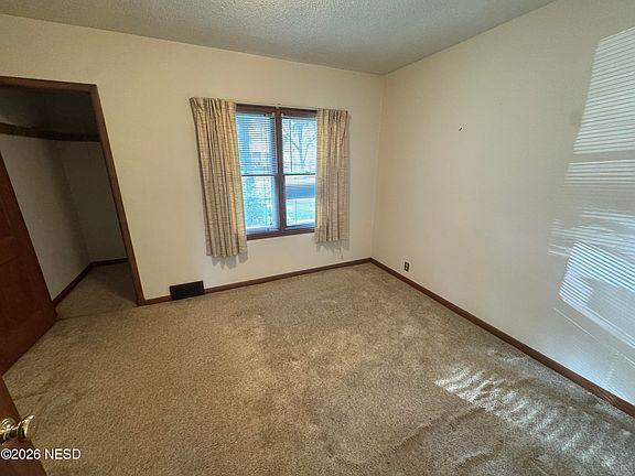 5th image of 906 N Broadway