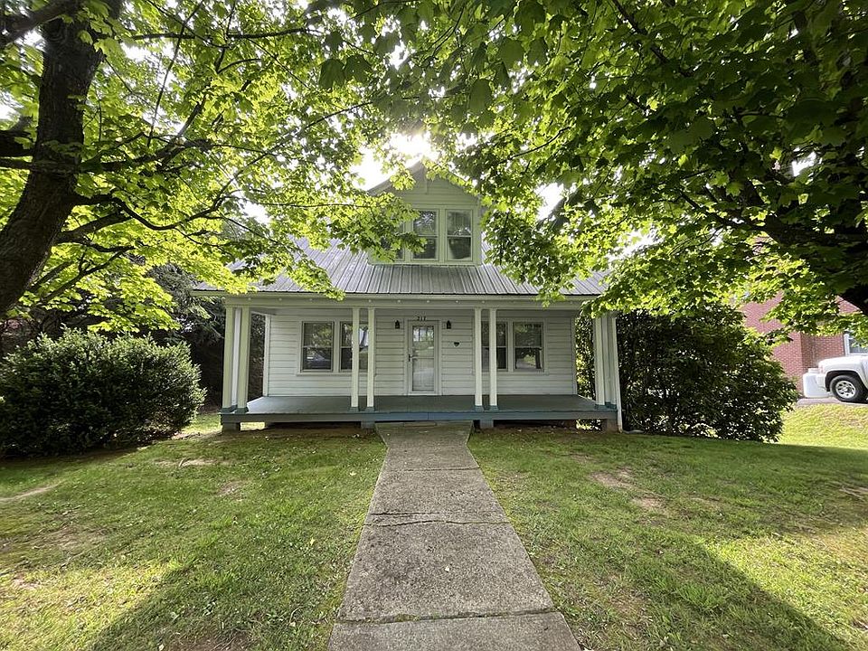1st image of 217 S Main St