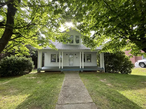 217 S Main St, Hillsville, VA 24343