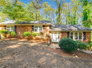 2011 Oakland Dr, Winston Salem, NC 27106