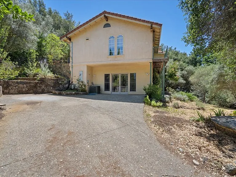 930 Valley View Dr — Photo 29