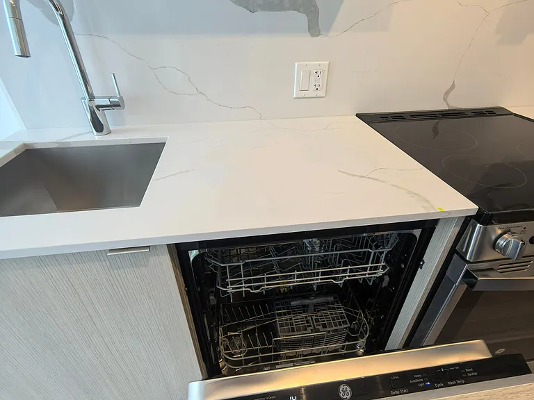 100 Queen St E #2912 — Photo 22