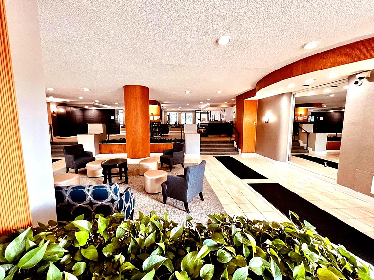 2500 N Van Dorn St #401 — Photo 3