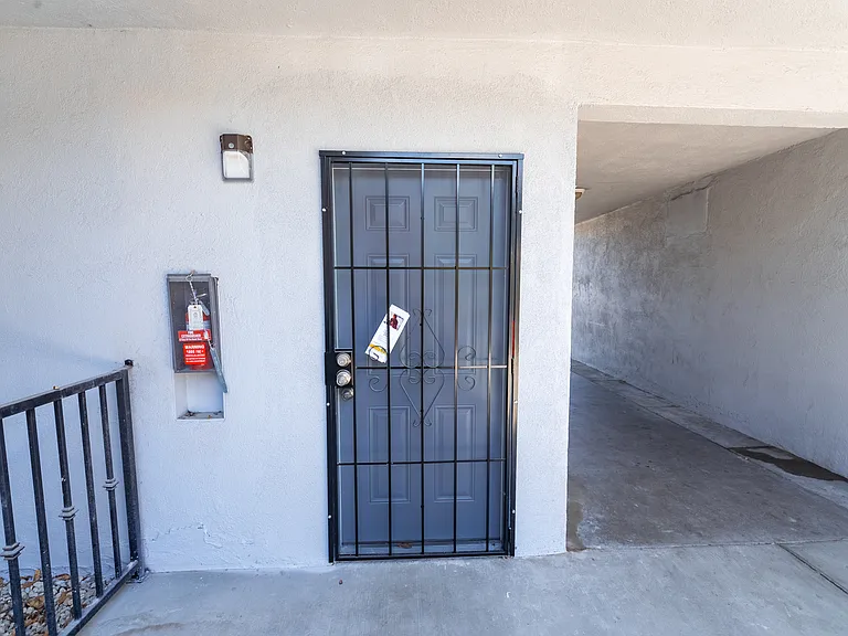10374 Long Beach Blvd #1C — Photo 7