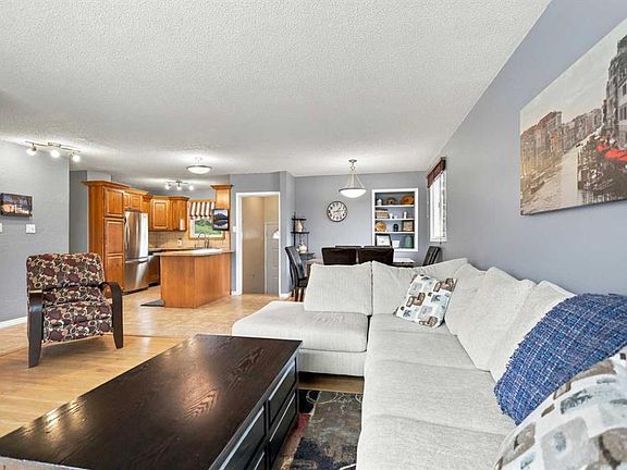 4th image of 5030 E 56th Ave