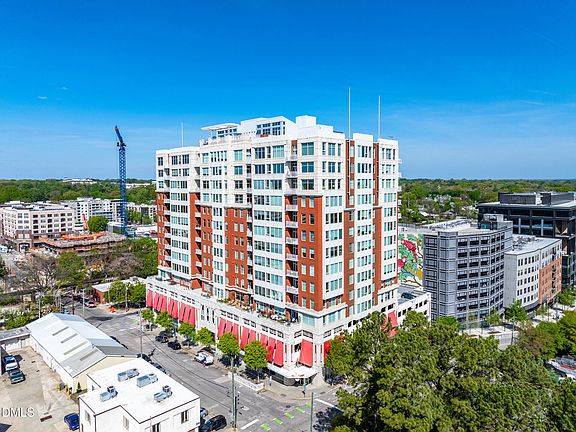 4th image of 400 W North St APT 1632