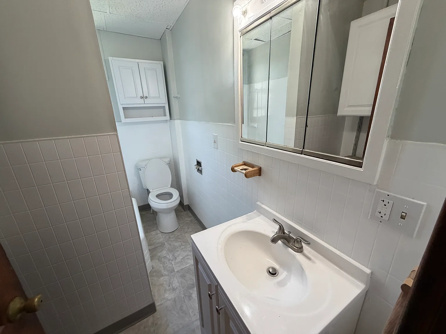 106 Continental Ave — Photo 2