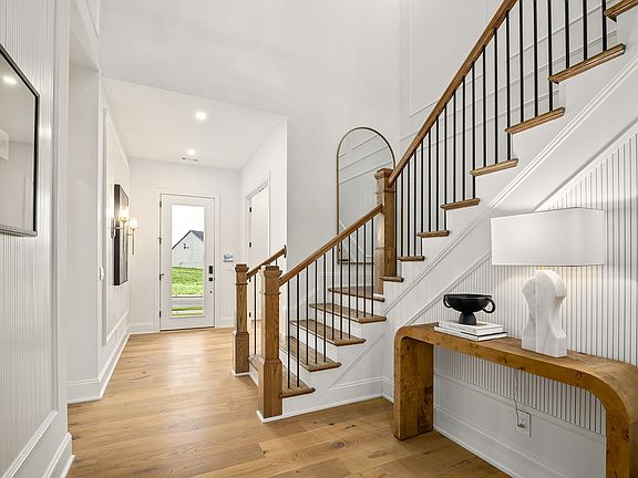 4th image of 405 Tomlinson Pointe Dr